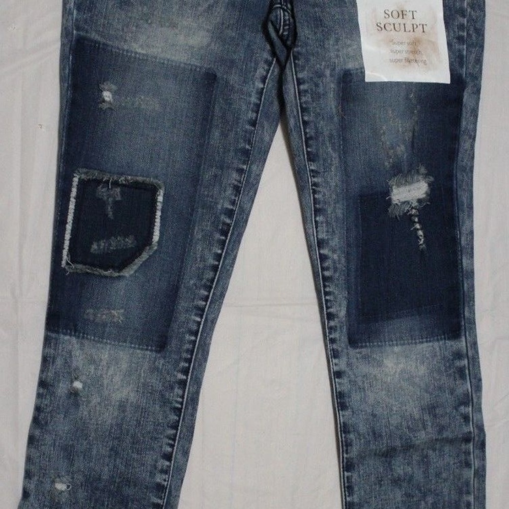 JESSICA SIMPSON FREE FALLIN KISS ME PATCHD JEANS - Picture 2 of 6